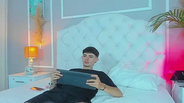 Snapshot of connor_and_angel chatting on March 22, 2025, 5:09 pm connor and angel online show from March 22, 2025, 5:09 pm