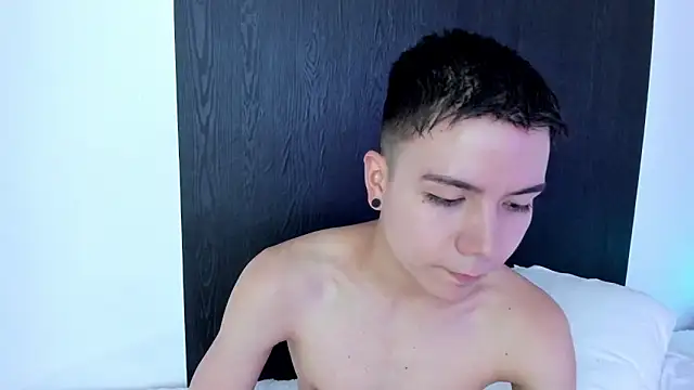 Snapshot of alanblack1 chatting on January 28, 2025, 6:28 pm alanblack1 online show from January 28, 2025, 6:28 pm