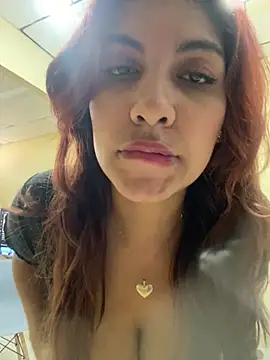 Snapshot of Eva1203 chatting on March 18, 2025, 10:26 pm Eva1203 online show from March 18, 2025, 10:26 pm