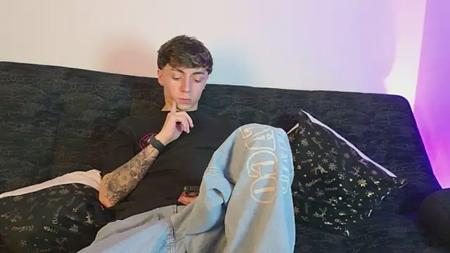 ethan and ava online show from February 8, 2026, 2:59 am