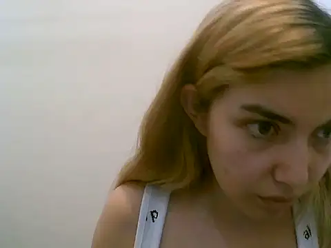 Snapshot of VittoriaTaylor chatting on September 20, 2025, 8:43 pm VittoriaTaylor online show from September 20, 2025, 8:43 pm