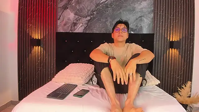 vanilla hot online show from January 28, 2025, 1:27 pm