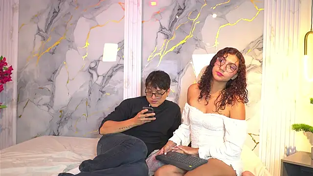 vanilla hot online show from November 17, 2025, 1:39 pm