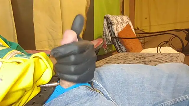 bwcbeat83 online show from January 16, 2026, 2:26 am