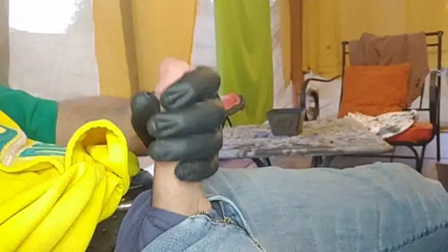 bwcbeat83 online show from March 5, 2026, 1:23 am