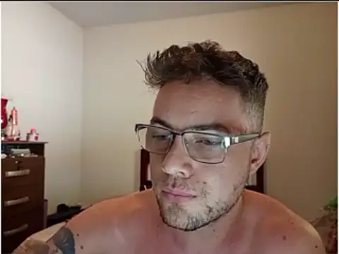 Snapshot of Dyllan__ chatting on April 11, 2026, 12:31 pm Dyllan online show from April 11, 2026, 12:31 pm