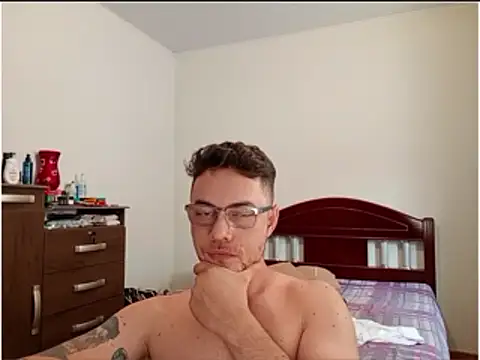 Snapshot of Dyllan__ chatting on April 13, 2026, 3:50 pm Dyllan online show from April 13, 2026, 3:50 pm