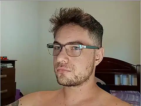 Snapshot of Dyllan__ chatting on April 14, 2026, 1:28 pm Dyllan online show from April 14, 2026, 1:28 pm