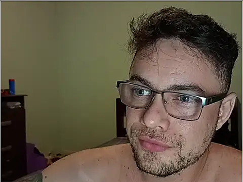 Snapshot of Dyllan__ chatting on April 15, 2026, 1:34 am Dyllan online show from April 15, 2026, 1:34 am
