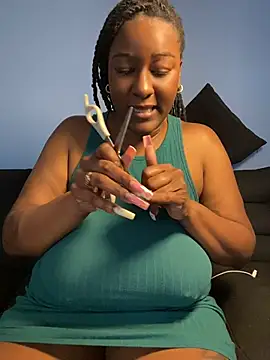 Snapshot of xoxoHotCoCo chatting on June 6, 2026, 8:02 pm xoxoHotCoCo online show from June 6, 2026, 8:02 pm