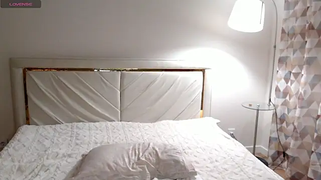 mystiksirenn online show from February 1, 2025, 8:29 am