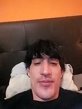 Snapshot of moutt99 chatting on January 15, 2025, 8:48 pm moutt99 online show from January 15, 2025, 8:48 pm