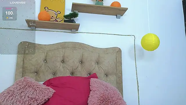 Snapshot of SERAFINA_ chatting on February 20, 2025, 11:31 am SERAFINA online show from February 20, 2025, 11:31 am