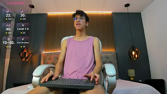 Snapshot of Cum_hunters chatting on September 16, 2025, 3:18 am Cum hunters online show from September 16, 2025, 3:18 am