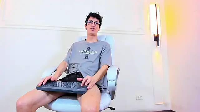 Cum hunters online show from May 8, 2026, 3:12 am
