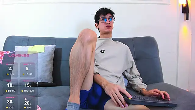 Cum hunters online show from May 13, 2026, 3:26 am
