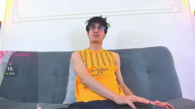 Cum hunters online show from May 19, 2026, 3:13 am