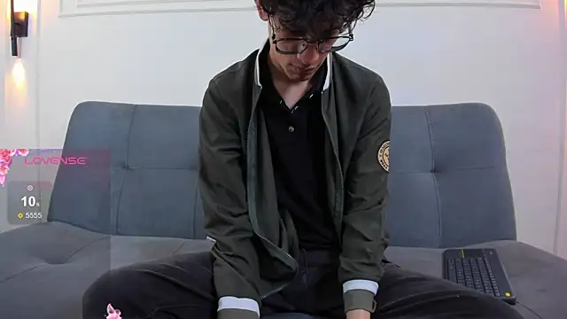 Cum hunters online show from June 25, 2026, 3:17 am