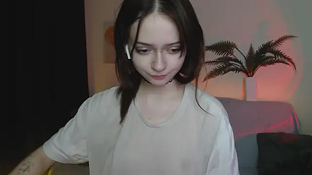 miuri miy online show from February 8, 2025, 10:19 pm