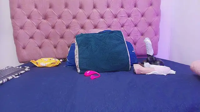 Auroraa miller online show from September 9, 2025, 11:54 am