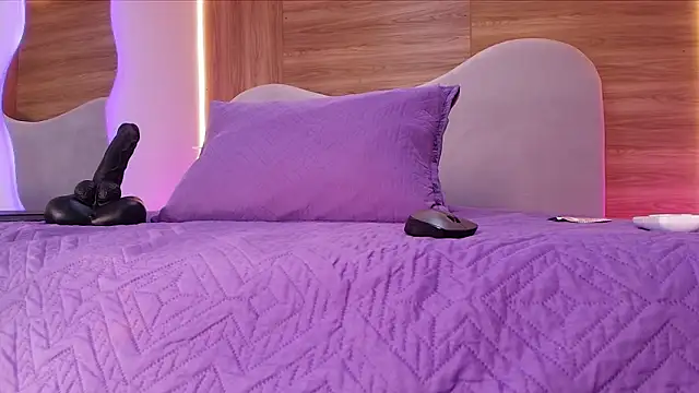 Auroraa miller online show from February 21, 2026, 3:07 am