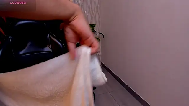 Snapshot of Brad_Summer chatting on October 23, 2025, 5:12 pm Brad Summer online show from October 23, 2025, 5:12 pm