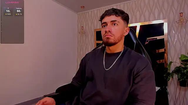 Snapshot of Brad_Summer chatting on October 28, 2025, 5:15 pm Brad Summer online show from October 28, 2025, 5:15 pm