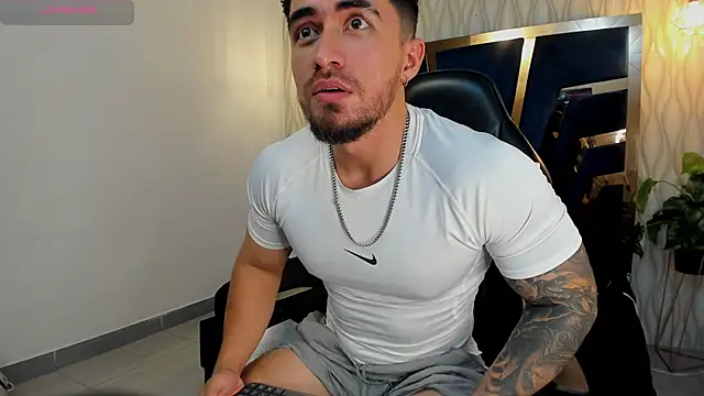 Snapshot of Brad_Summer chatting on November 11, 2025, 5:13 pm Brad Summer online show from November 11, 2025, 5:13 pm