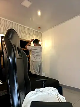 Snapshot of Brad_Summer chatting on November 15, 2025, 5:42 pm Brad Summer online show from November 15, 2025, 5:42 pm