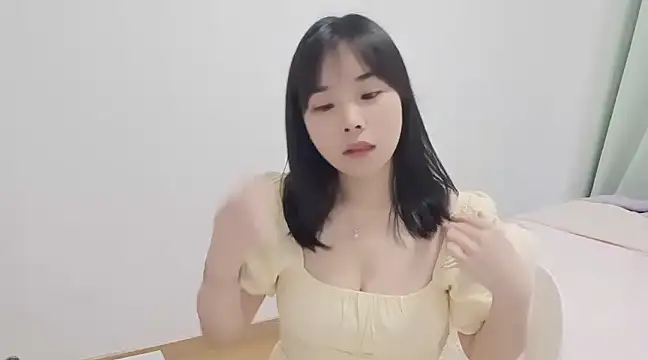 CeCiliao604 online show from February 20, 2025, 2:57 pm