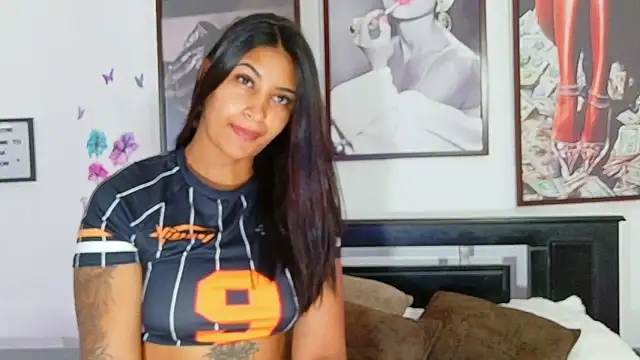 loretahorny online show from April 25, 2026, 1:41 pm