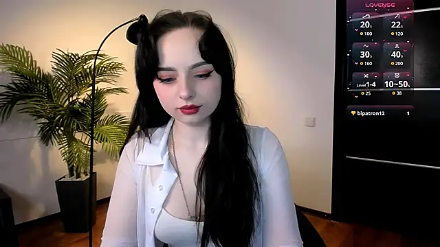 Noirael online show from April 28, 2026, 3:39 pm