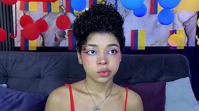 lucie petite online show from July 5, 2026, 6:26 pm