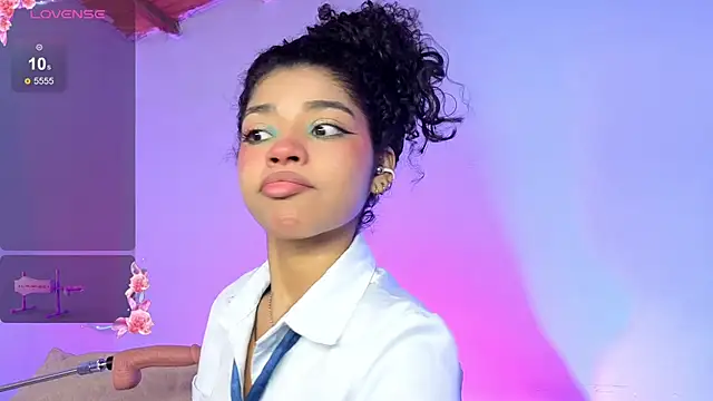 lucie petite online show from July 29, 2026, 6:50 pm