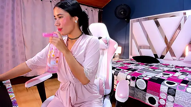 Alondra Cutie online show from February 22, 2025, 12:27 am