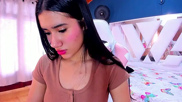 Alondra Cutie online show from March 18, 2025, 6:26 pm