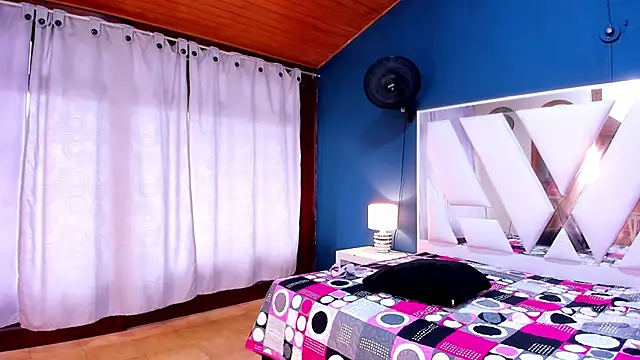 Alondra Cutie online show from March 19, 2025, 9:27 pm