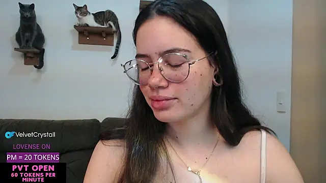 Snapshot of crystalll_room chatting on September 20, 2025, 5:41 am crystalll room online show from September 20, 2025, 5:41 am