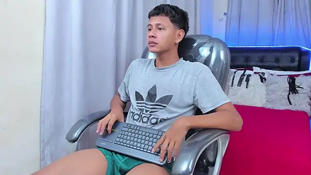 Snapshot of Dawn16_ chatting on February 16, 2025, 3:58 am Dawn16 online show from February 16, 2025, 3:58 am