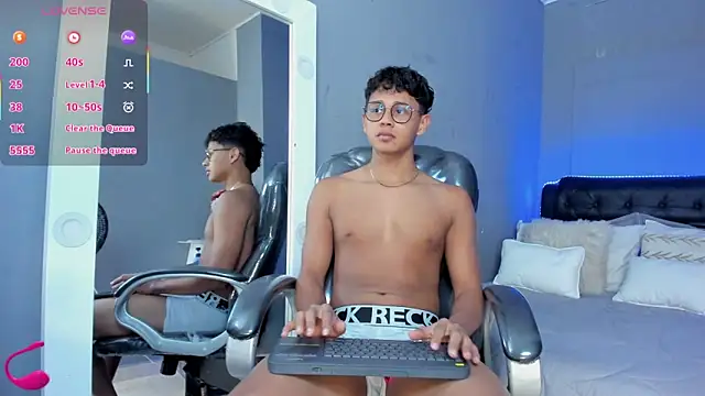 Snapshot of Dawn16_ chatting on November 3, 2025, 9:27 pm Dawn16 online show from November 3, 2025, 9:27 pm