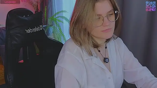 Snapshot of _JessieVibes chatting on May 17, 2026, 2:13 pm JessieVibes online show from May 17, 2026, 2:13 pm