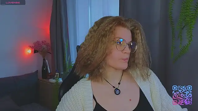 Snapshot of _JessieVibes chatting on June 1, 2026, 2:41 pm JessieVibes online show from June 1, 2026, 2:41 pm