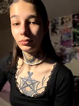 Snapshot of mollyEXD chatting on November 28, 2025, 9:23 am mollyEXD online show from November 28, 2025, 9:23 am