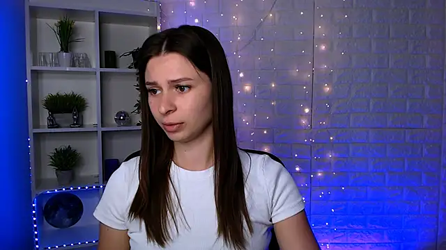 flora ri online show from September 17, 2025, 9:33 am