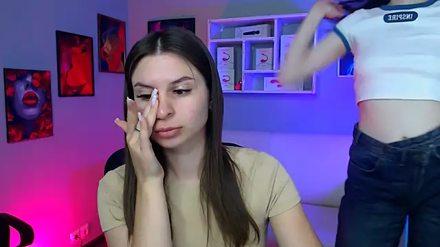 flora ri online show from September 28, 2025, 9:14 am