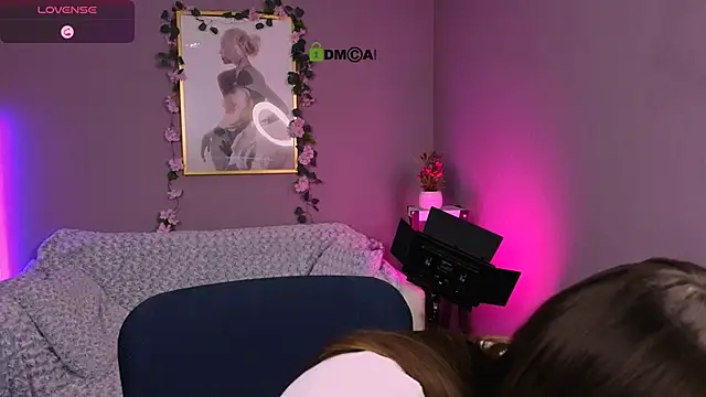 flora ri online show from October 10, 2025, 9:19 am