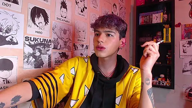 Snapshot of Mickey_Magic chatting on March 5, 2025, 12:33 pm Mickey Magic online show from March 5, 2025, 12:33 pm