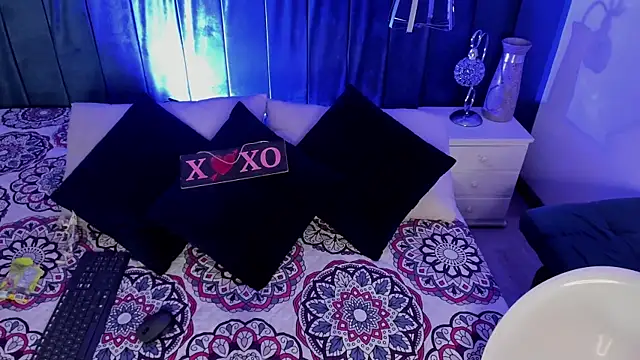 Snapshot of JeanneSabatier chatting on February 12, 2025, 7:45 pm JeanneSabatier online show from February 12, 2025, 7:45 pm