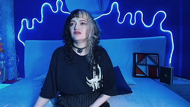 JeanneSabatier online show from April 30, 2026, 8:57 pm