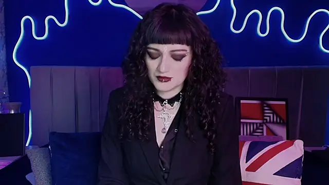 JeanneSabatier online show from June 27, 2026, 7:52 pm
